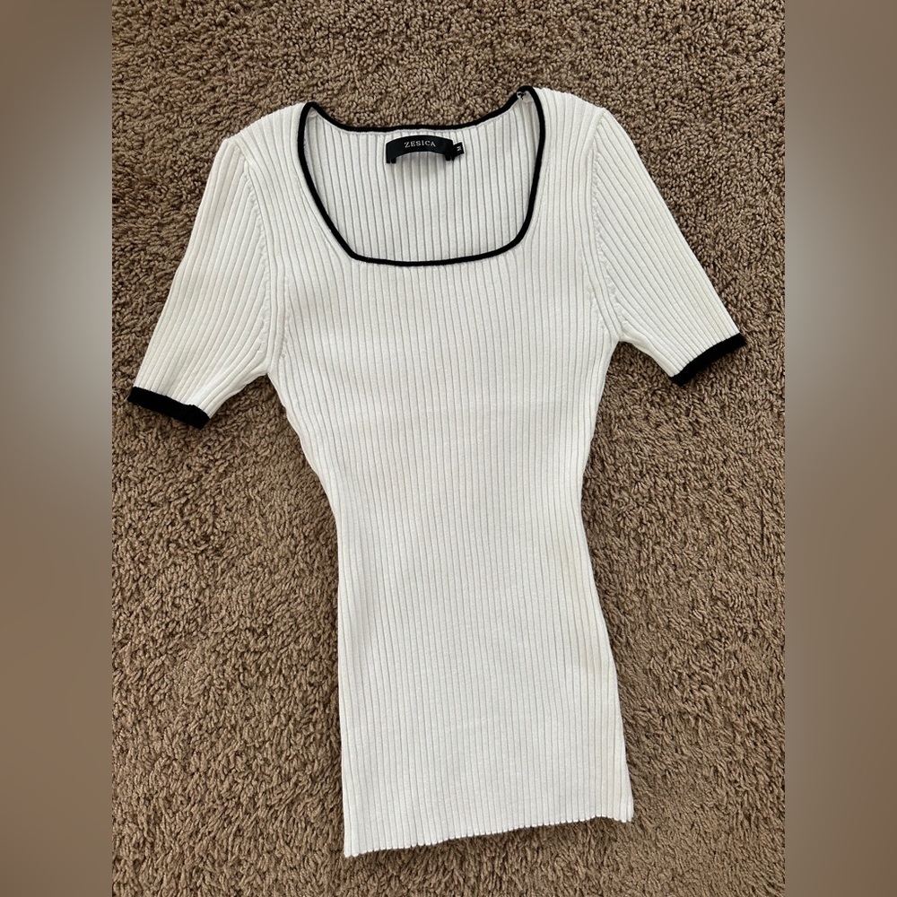 White and Black Fitted Ribbed Blouse
